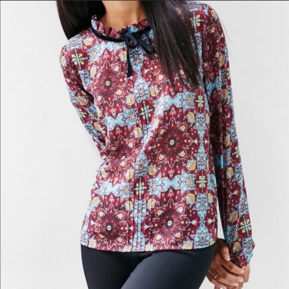 FL&L Geneva Top - Picture 2 of 5